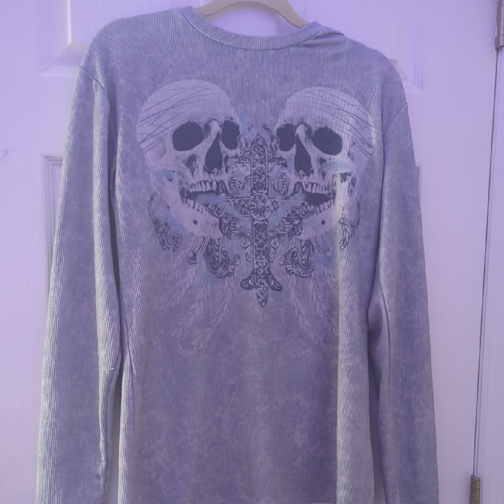 Gray Skull Graphic Long Sleeve Shirt